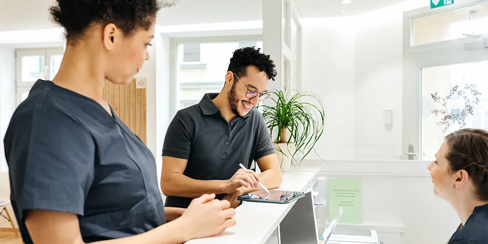 Das Team einer Praxis hat die Schritte im Zuge einer Praxiseröffnung bereits hinter sich.
