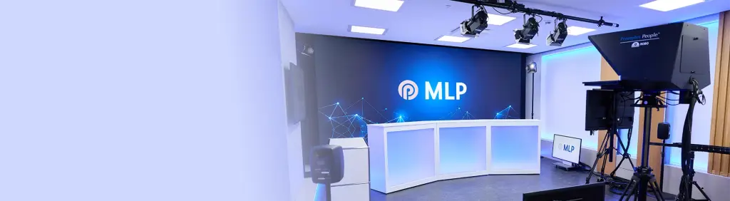 MLP Studio mit Kamera und Leinwand