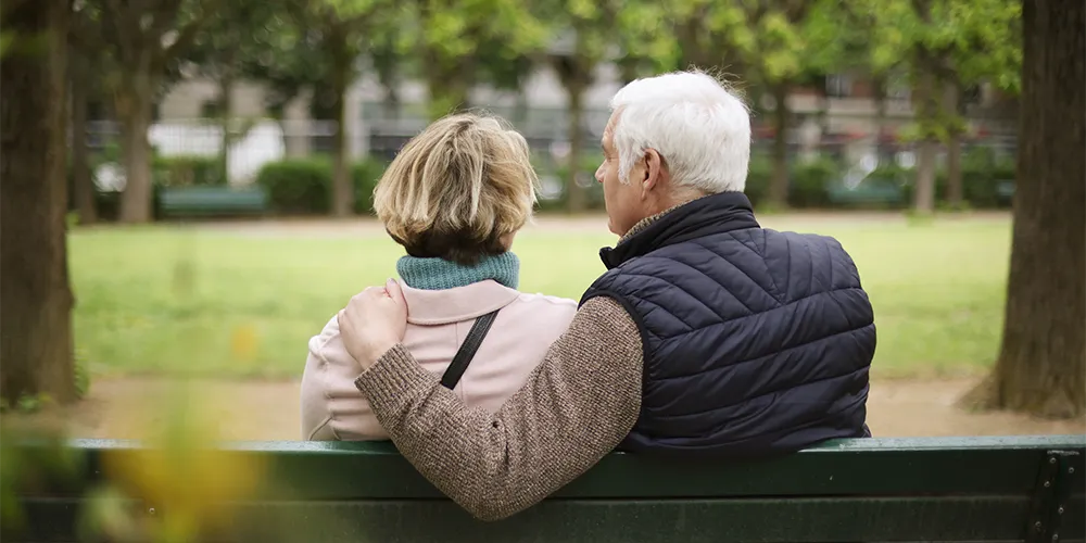 MLP / Rentnerpaar im Park